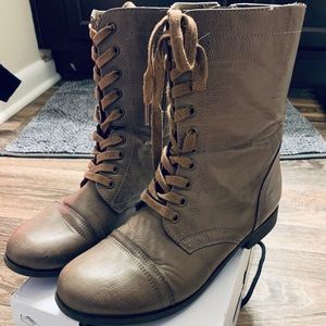 Brown Rampage combat boots - size 8.5